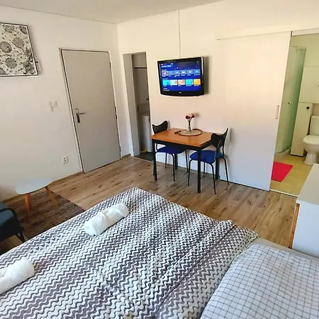 Utulna Garsonka Apartment Tyn nad Vltavou Exterior photo